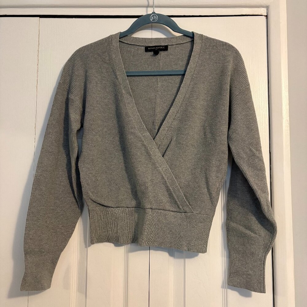 Banana Republic Wrap-Style Sweater Size Small Gray